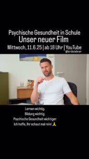 Herzensprojekt!
Die Grundlage für eine lebenswerte und erfolgreiche Zukunft ist die Gesundheit. Aktuelle Studien zur psychischen Gesundheit in Deutschland und bei deutschen Schüler:innen sind t.T. besorgniserregend. Man liest viele Statistiken - man hört wenig Praxis.
Wir wollten mal den Blick auf die Praxis werfen, also auf die Menschen, die direkt damit zu tun haben. Wie nehmen sie das wahr? Wie gehen sie damit um? Gibt es Empfehlungen für die Menschen in den Schulen? 
Dafür sprechen wir mit der Chefin der Schulpsychologie der Stadt Essen, mit einer Kinder- und Jugendpsychotherapeutin, einer Traumatherapeutin und den Menschen der Grundschule Ebersteinstraße in Gelsenkirchen. 
Wir hoffen sehr, mit diesem Film einen Beitrag dafür leisten zu können, dass dieser so wichtigen „Sache“ die notwendige Aufmerksamkeit geschenkt wird, um unserer Gesellschaft die Chance zu geben, gesund zu existieren, zu lernen und sich zu bilden. 
Wenn uns Leistung wirklich so wichtig ist, sollte uns die psychische Gesundheit noch viel wichtiger sein!
Der Film ist wie immer eine gemeinsame Produktion von @247timon , @buntundblinkt und mir. Wir danken unseren jeweiligen Teams und den Akteur:innen, die vor den Kameras standen. 🙏
Veröffentlichung: Mittwoch, 11.6.25 ab 18 Uhr bei YouTube (ferdistebner).
#instalehrerzimmer @ggs_ebersteinstrasse @uniosnabrueck @helperscircle @hannex.jl @aliina.lis