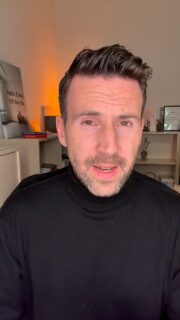 „If a person’s behavior doesn’t make sense to you, it is because you are missing a part of their context. It’s that simple“ (Devon Price).
Manchmal hilft es, sich in andere hineinzuversetzen. „Wieso verhält sich die andere Person wohl so?“ Es ist erst recht dann hilfreich, wenn es sich um Verhalten handelt, das wir nicht einschätzen können oder uns oder andere stört bzw. triggert. Noch wichtiger ist es dann, wenn wir den Eindruck haben, dass sich die andere Person (z.B. ein kleines Kind) in einer Art und Weise verhält, die ihr selbst nicht gut tut. 
Der Bedürfnispfad (Schulte, 2025) soll nicht unbedingt nur als Gesprächsleitfaden dienen, sondern eher als Inspiration zur Beschäftigung mit einer bedürfnisorientierten Sicht auf Verhaltensweisen junger Menschen. Er kann zum Beispiel ausgedruckt, in Fortbildung verwendet oder als Poster an die Wand gehängt werden. Keinesfalls erhebt dieser Bedürfnispfad einen Anspruch auf Vollständigkeit.
Der Bedürfnispfad wurde im Rahmen einer empirischen Masterarbeit entwickelt und erfolgreich evaluiert: 
Schulte, L. (2025). Selbstreguliertes Lernen und Bedürfnisorientierung - Entwicklung und Evaluation eines Bedürfnispfades zur Diagnose kindlicher Bedürfnisse. Unveröffentlichte Masterarbeit. Universität Osnabrück.
Den Bedürfnispfad findet Ihr in einem Padlet, zusammen mit Erklärungen und einem Video. Den Link zum Padlet (auch mit anderen Produkten studentischer Arbeiten) findet Ihr in der Bio.
#instalehrerzimmer #bedürfnisse #selbstregulation #lernen #bildung #schule #kita #universität